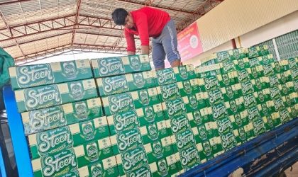 ກວດຢຶດເບຍ ຍີ່ຫໍ້ Steen ລັກລອບນຳເຂົ້າບໍ່ຖືກກົດໝາຍ ແລະ ບໍ່ຮູ້ທີ່ມາ 2,483 ແກັດ