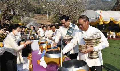 ການນຳຮ່ວມງານບຸນນະມັດສະການຜາສາດຫີນວັດພູຈຳປາສັກ