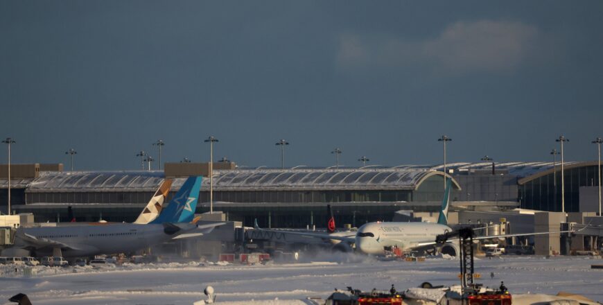 ສາຍການບິນ Delta Air Lines ສະເໜີເງິນຊົດເຊີຍຜູ້ໂດຍສານ ຄົນລະ 30,000 ໂດລາສະຫະລັດ ສາຍການບິນ Delta Air Lines ສະເໜີເງິນຊົດເຊີຍຜູ້ໂດຍສານ ຄົນລະ 30,000 ໂດລາສະຫະລັດ