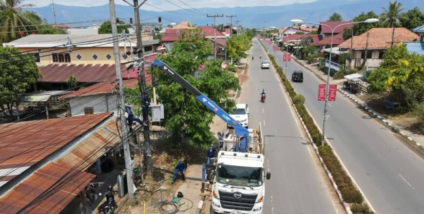 ແຂວງອັດຕະປື ກະຈາຍກະແສໄຟຟ້າເຂົ້າຄົບທຸກບ້ານແລ້ວ 100% ຍັງຄົວເຮືອນບໍ່ທັນທັນໄດ້ໃຊ້ໄຟຟ້າບໍ່ເຖິງ 5% ແຂວງອັດຕະປື ກະຈາຍກະແສໄຟຟ້າເຂົ້າຄົບທຸກບ້ານແລ້ວ 100% ຍັງຄົວເຮືອນບໍ່ທັນທັນໄດ້ໃຊ້ໄຟຟ້າບໍ່ເຖິງ 5%