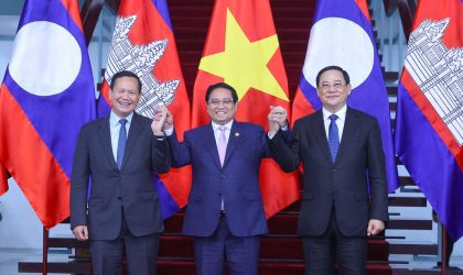 ນາຍົກລັດຖະມົນຕີ ລາວ-ຫວຽດນາມ-ກຳປູເຈຍ ຫາລືການຜັນຂະຫຍາຍຜົນການພົບປະ ຜູ້ນຳສູງສຸດ 3 ພັກ