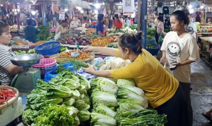 ປຸກລະດົມຄວາມຮັກຊາດ ຜະລິດ ແລະ ຊົມໃຊ້ສິນຄ້າລາວ ຄືແຜນໄລຍະຍາວເຮັດໃຫ້ເງິນກີບແຂງຄ່າ