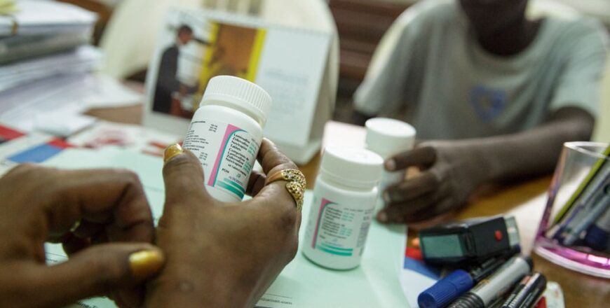 WHO ເຕືອນ ຢາຕ້ານໄວຣັສ HIV ໃນ 8 ປະເທດໃກ້ໝົດ ເພາະ USAID ຢຸດການຊ່ວຍເຫລືອ