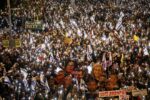 ຊາວອິດສະລາແອນປະທ້ວງທ່ານ ເນທັນຢາຮູ ຕໍ່ຕ້ານລັດຖະບານ ພ້ອມສະໜັບສະໜູນການເຈລະຈາຊ່ວຍເຫລືອຕົວປະກັນ