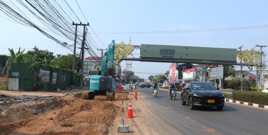 ຜູ້ຈັດການໂຄງການ BRT ຮຽກຮ້ອງໃຫ້ຜູ້ຂັບຂີ່ອົດທົນຮ່ວມກັນ ການຂະຫຍາຍບ່າທາງຄືບໜ້າແລ້ວກວ່າ 58%