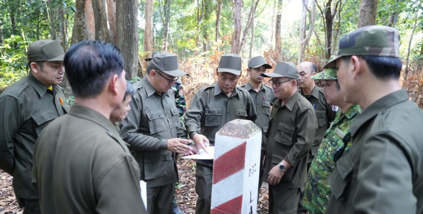 ຮອງລັດຖະມົນຕີ ກະຊວງການຕ່າງປະເທດ ເຄື່ອນໄຫວກວດກາຊາຍແດນ ລາວ-ກຳປູເຈຍ ສຳເລັດແລ້ວ 172 ຫຼັກ ຮອງລັດຖະມົນຕີ ກະຊວງການຕ່າງປະເທດ ເຄື່ອນໄຫວກວດກາຊາຍແດນ ລາວ-ກຳປູເຈຍ ສຳເລັດແລ້ວ 172 ຫຼັກ