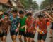 ການແຕ່ງຕົວໄວໜຸ່ມລາວຍຸກໃໝ່ເປັນເລື່ອງຂອງສິດ ແຕ່ຄວນໃຫ້ເໝາະສົມ ໃນການຫຼິ້ນບຸນຫົດນ້ຳ