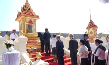 ເຄື່ອນຍ້າຍອັດຖິ ພົນເອກ ຄຳໄຕ ສີພັນດອນ ໄປສະຖິດຢູ່ ສຸສານນັກຮົບປະຕິວັດແຫ່ງຊາດ