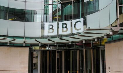 BBC ມີລາຍໄດ້ຫລຸດລົງປີລະ 1,000 ລ້ານປອນ ນັບແຕ່ປີ 2010