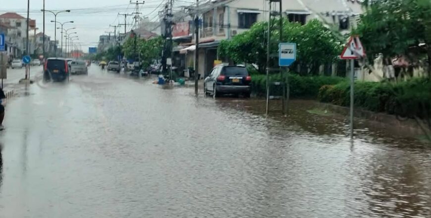ຝົນຕົກແຮງເທື່ອໃດ ໜ້າໜັກໃຈຢ້ານນໍ້າຖ້ວມຂັງຕາມຫົນທາງ