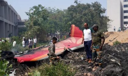 ເຮືອບິນ Air India ພ້ອມຜູ້ໂດຍສານ-ຈຸບິນ 242 ຄົນ ຕົກໃກ້ສະໜາມບິນໃນອາເມດາບັດ