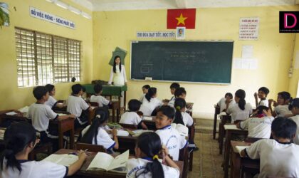 ສສ ຫວຽດນາມ ຈະນຳຫລັກສູດພາສາລາວ ເຂົ້າໃນຊັ້ນຮຽນມັດທະຍົມຕອນປາຍ