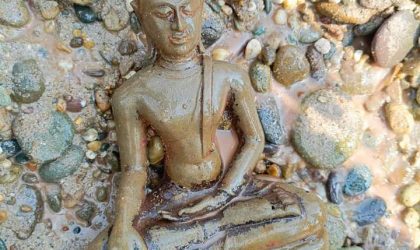 ຊັບໃນດິນ ສິນໃນນໍ້າ ເຄື່ອງຄໍ້າຂອງຄູນ ຄືມູນມໍລະດົກອັນຈະສ້າງຮັ່ງຄູນມີໃຫ້ແກ່ຊາດ