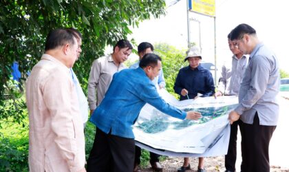 ຮອງລັດຖະມົນຕີກະຊວງກະສິກໍາ ແລະ ປ່າໄມ້ ລົງຕິດຕາມວຽກງານ ຕ້ານແລ້ງ-ຕ້ານຖ້ວມ ຢູ່ນະຄອນຫລວງວຽງຈັນ