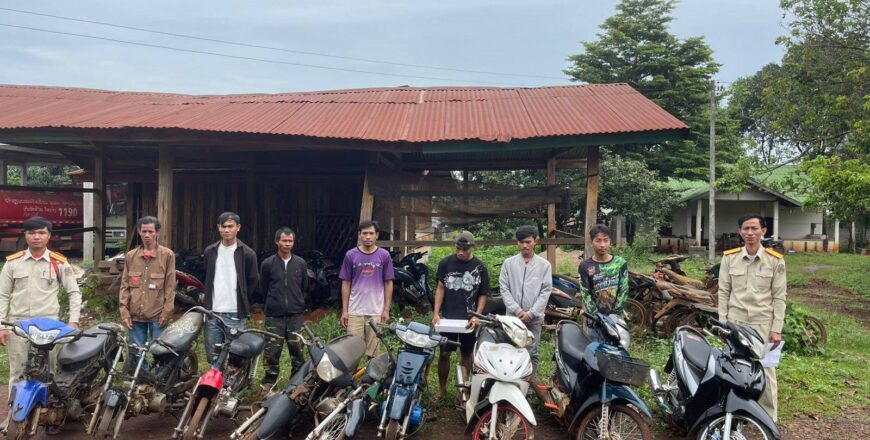 ຈະລາຈອນ ເມືອງບາຈຽງຈະເລີນສຸກ ສຶກສາອົບຮົມກຸ່ມໄວໜຸ່ມ 10 ຄົນ ຂີ່ລົດສຽງດັງ