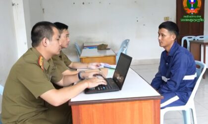 ນ້ອງຮັກຫັກລ່ຽມໂຫດ ຄາຕະກຳຊີງຊັບ ແຕ່ຫລົບໜີບໍ່ລອດ ຖືກຈັບມາດຳເນີນຄະດີ