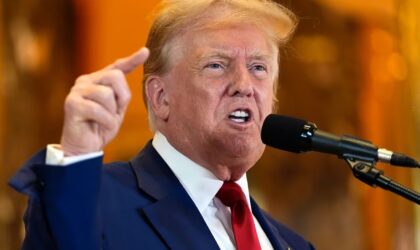 Trump ຮຽກຮ້ອງກຳປູເຈຍ-ໄທຢຸດຍິງທັນທີ ພ້ອມຂູ່ຈະໃຊ້ມາດຕະການພາສີ 36% ແລະ ຢຸດເຈລະຈາຖ້າບໍ່ມີສັນຕິພາບ