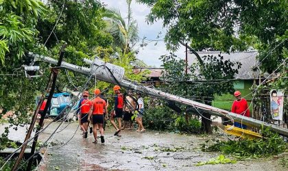 ພາຍຸເຂດຮ້ອນບົວລອຍພັດຖະຫລົ່ມຟີລິບປິນຢ່າງໜັກ ມີຜູ້ເສຍຊີວິດແລ້ວ 11 ຄົນ