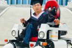 ເລື່ອງຈິງຍິ່ງກວ່ານິທານ! ຈາກອະດີດຄົນຂໍທານໂປລິໂອ ກາຍເປັນທ່ານໝໍ ທີ່ສ້າງແຮງບັນດານໃຈໃນປະເທດຈີນ.