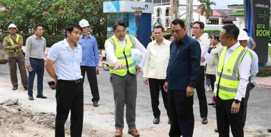 ປະຊາຊົນສະເໜີຜົນກະທົບ ຈາກໂຄງການກໍ່ສ້າງທາງລົດເມດ່ວນ BRT ຢູ່ຖະໜົນເສດຖາທິລາດ ແລະ ສະເໜີໃຫ້ທາງໂຄງການພິຈາລະນາແກ້ໄຂ ປະຊາຊົນສະເໜີຜົນກະທົບ ຈາກໂຄງການກໍ່ສ້າງທາງລົດເມດ່ວນ BRT ຢູ່ຖະໜົນເສດຖາທິລາດ ແລະ ສະເໜີໃຫ້ທາງໂຄງການພິຈາລະນາແກ້ໄຂ