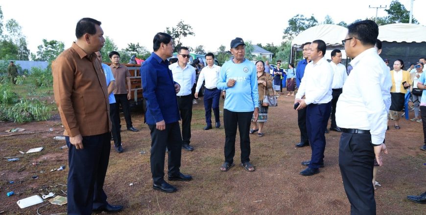 ເຈົ້າຄອງນະຄອນຫລວງວຽງຈັນ ລົງຕິດຕາມ ແລະ ມອບເຄື່ອງຊ່ວຍເຫລືອຜູ້ປະສົບໄພນໍ້າຖ້ວມ ເຈົ້າຄອງນະຄອນຫລວງວຽງຈັນ ລົງຕິດຕາມ ແລະ ມອບເຄື່ອງຊ່ວຍເຫລືອຜູ້ປະສົບໄພນໍ້າຖ້ວມ