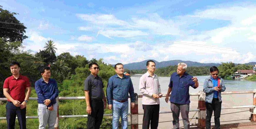 ລັດຖະມົນຕີກະຊວງອຸດສາຫະກຳ ແລະ ການຄ້າ ເຄື່ອນໄຫວຕິດຕາມເຂື່ອນໄຟຟ້ານ້ຳລີກ 1-2 ແລະ ນໍ້າງື່ມ 1