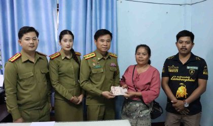 ປກສ ແຂວງວຽງຈັນ ມອບເງິນ 200,000 ບາດ ທີ່ຖືກຄົນຮ້ານລັກ ຄືນເຈົ້າຂອງເດີມ