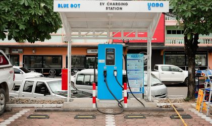 ສະຖານີສາກລົດໄຟຟ້າ BlueDot ຈາກບໍລິສັດລາວທານີ ທີ່ມາພ້ອມກັບມາດຕະຖານ ແລະ ມີຈຸດສາກລົດຫຼາຍກວ່າ 40 ຈຸດທົ່ວປະເທດ